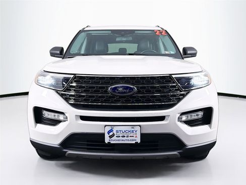 Used 2022 Ford Explorer XLT w/ Equipment Group 202A image 2
