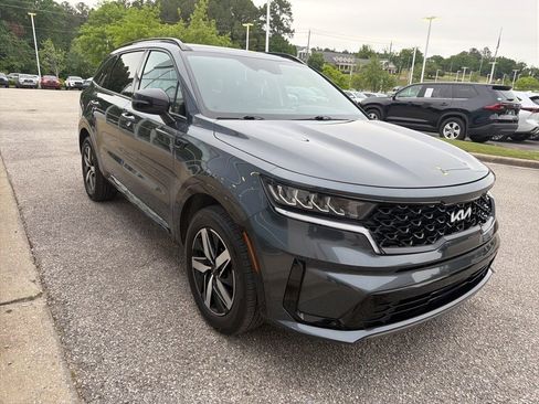 Used 2022 Kia Sorento S w/ Panoramic Sunroof Package FWD image 4