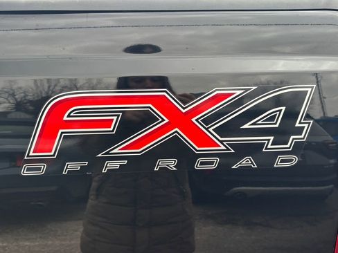 Used 2016 Ford F350 Lariat w/ Chrome Package image 20