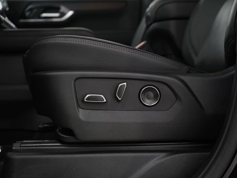 Used 2025 GMC Yukon XL Denali w/ Sun & Power Step Package AWD/4WD image 24