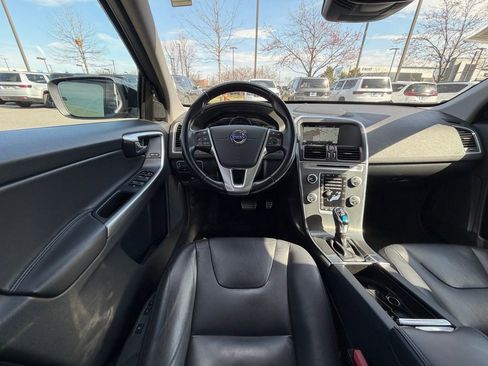 Used 2016 Volvo XC60 T6 Platinum w/ Climate Package image 18