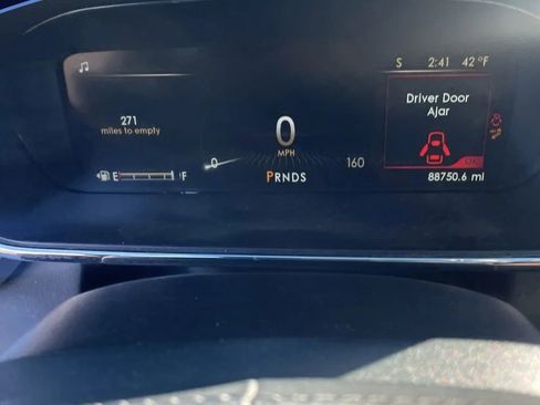 Used 2017 Lincoln Continental Black Label image 9