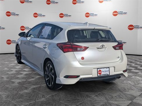 Used 2018 Toyota Corolla iM image 7