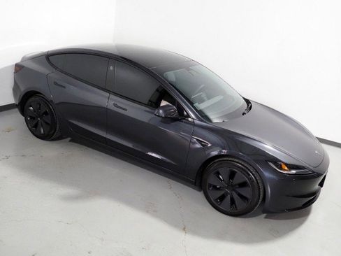 Used 2025 Tesla Model 3 Long Range image 13