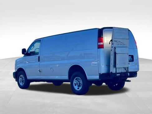 Used 2020 GMC Savana 3500 w/ Driver Convenience Package RWD image 5