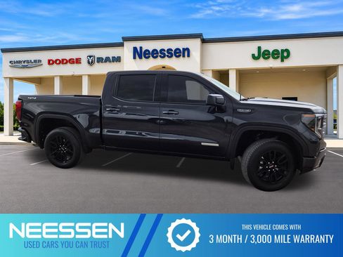 Used 2025 GMC Sierra 1500 Elevation AWD/4WD image 1