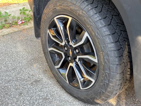 Used 2021 Chevrolet TrailBlazer ACTIV w/ Technology Package FWD image 14