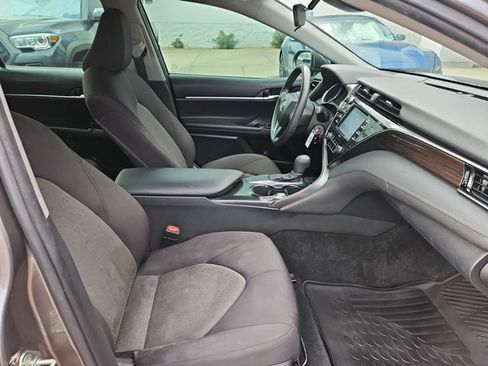 Used 2020 Toyota Camry LE FWD image 26