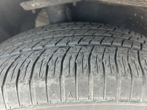 Used 2023 Chrysler Pacifica Touring-L FWD image 25