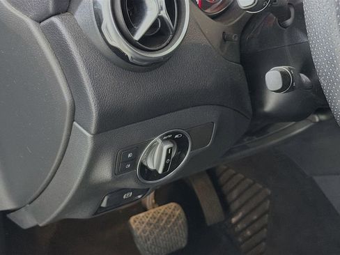 Used 2019 Mercedes-Benz GLA 250 image 12