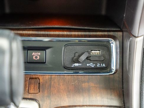 Used 2020 Subaru Ascent Touring AWD/4WD image 29