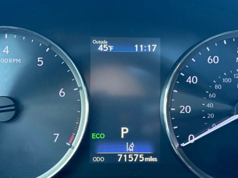 Used 2018 Lexus IS 300 AWD image 8