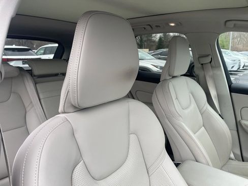 Used 2022 Volvo XC60 B6 Inscription w/ Advanced Package image 7