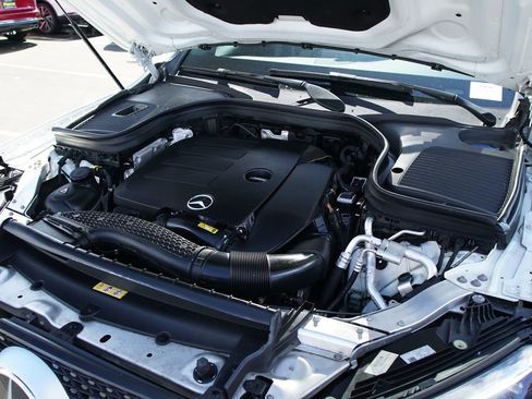 Used 2020 Mercedes-Benz GLC 300 4MATIC Coupe image 28