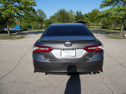 Used 2018 Toyota Camry SE w/ Convenience Package FWD image 6
