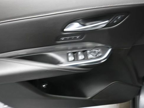 Used 2024 Cadillac XT4 Premium Luxury image 13