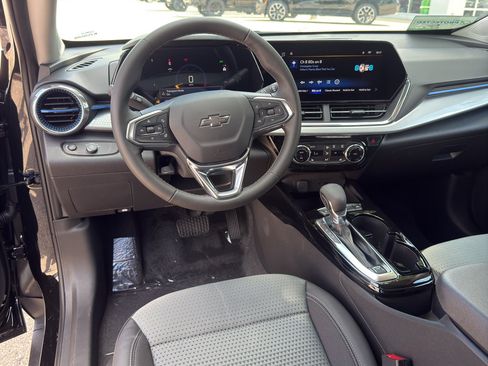 New 2026 Chevrolet Trax LT w/ Driver Confidence Package FWD image 13