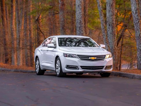Used 2019 Chevrolet Impala LT image 45