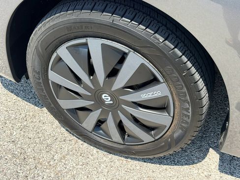 Used 2018 Nissan Sentra S FWD image 6