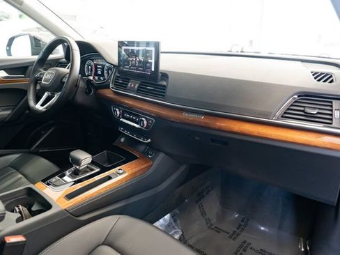Used 2024 Audi Q5 2.0T Premium Plus w/ Premium Plus Package AWD/4WD image 30