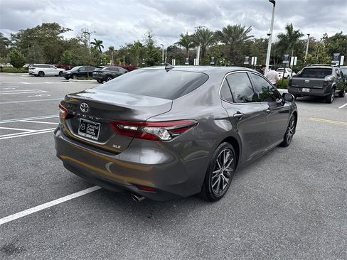 Used 2023 Toyota Camry XLE image 4