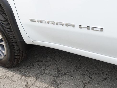 Used 2024 GMC Sierra 2500 Pro w/ Convenience Package image 11