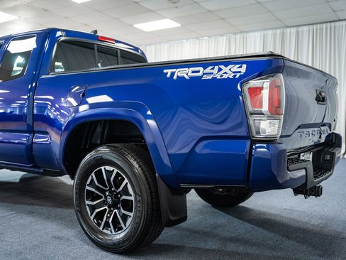 Used 2022 Toyota Tacoma TRD Sport image 6