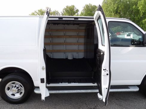 Used 2024 Chevrolet Express 2500 w/ Driver Convenience Package image 25