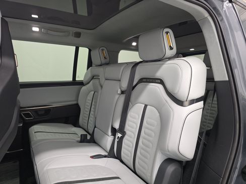 Used 2023 Rivian R1S Adventure AWD/4WD image 21
