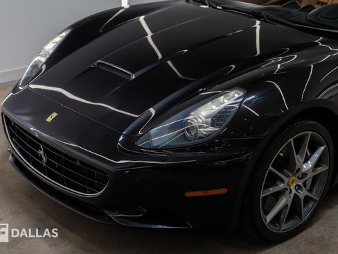 Used 2011 Ferrari California RWD image 7