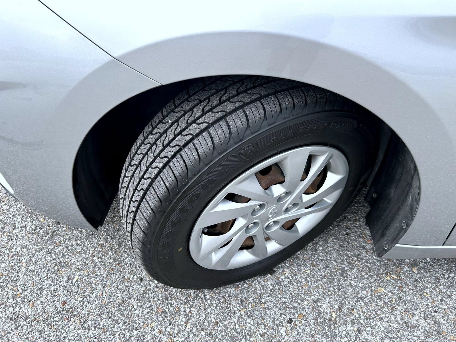 Used 2020 Hyundai Elantra SE FWD image 24