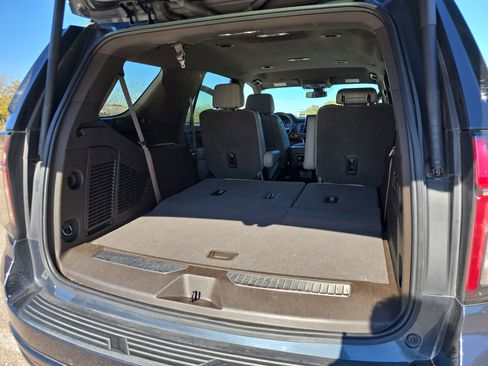 Used 2021 Chevrolet Tahoe Z71 w/ Z71 Off-Road Package image 23