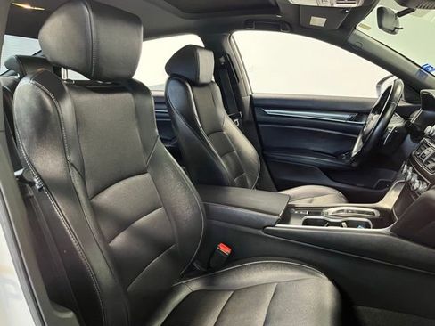 Used 2019 Honda Accord Sport image 11