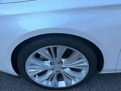 Used 2017 Chevrolet Impala Premier w/ Enhanced Convenience Package FWD image 9