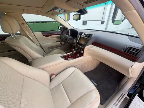 Used 2012 Lexus LS 460 w/ Luxury Value Edition RWD image 17