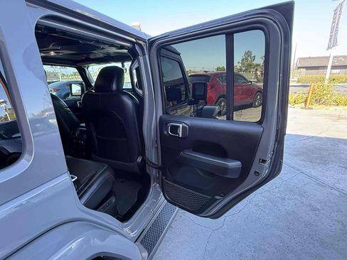 Used 2022 Jeep Wrangler Unlimited Sahara w/ Cold Weather Group AWD/4WD image 53