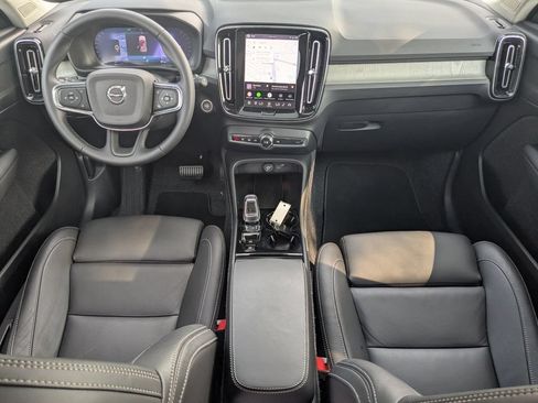 Certified 2026 Volvo XC40 B5 Plus AWD/4WD image 21