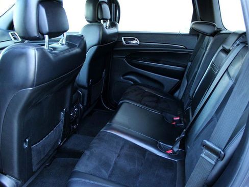 Used 2018 Jeep Grand Cherokee Altitude image 18