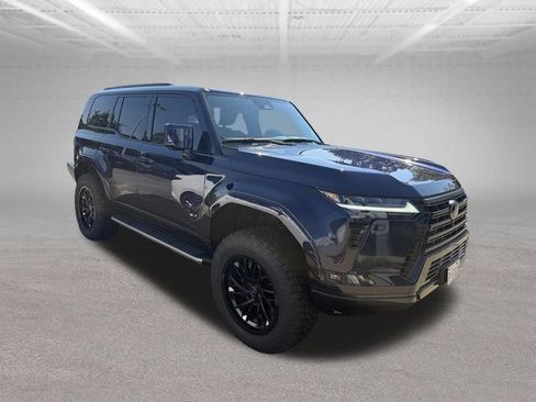 Used 2025 Lexus GX 550 w/ Accessory Package (2T) AWD/4WD image 7