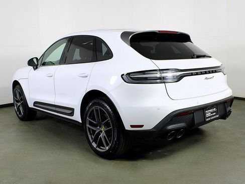 Certified 2025 Porsche Macan Turbo image 3
