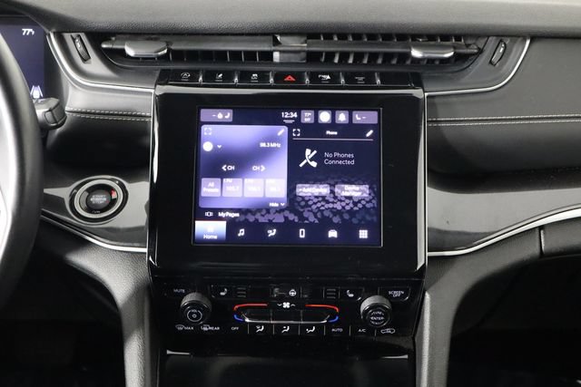 Used 2022 Jeep Grand Cherokee L Laredo w/ Luxury Tech Group I AWD/4WD image 27