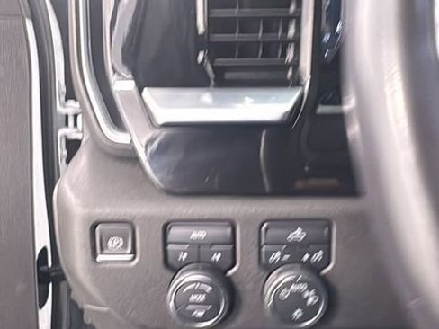 Used 2022 Chevrolet Silverado 1500 LT AWD/4WD image 30