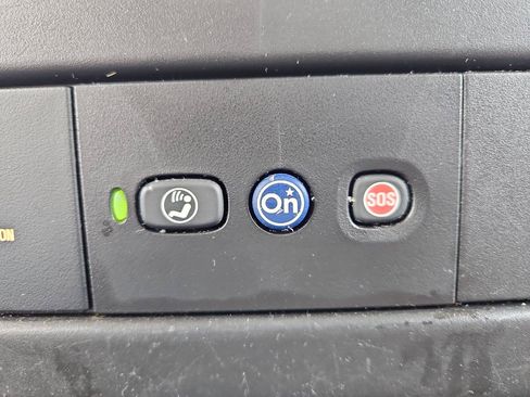 Used 2018 Chevrolet Express 2500 w/ Driver Convenience Package RWD image 33
