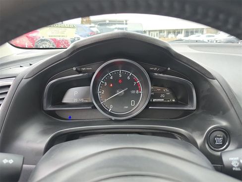 Used 2018 MAZDA MAZDA3 Grand Touring image 32