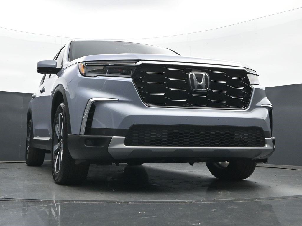 Used 2025 Honda Pilot Touring image 40