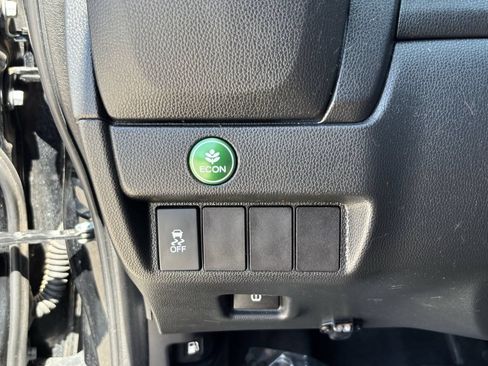 Used 2017 Honda Fit LX image 29