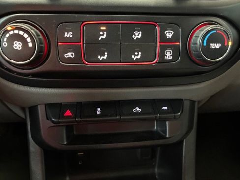 Used 2015 GMC Canyon 2WD Crew Cab w/ Convenience Package image 21