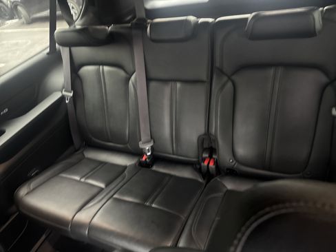 Used 2024 Jeep Wagoneer L Series II image 14