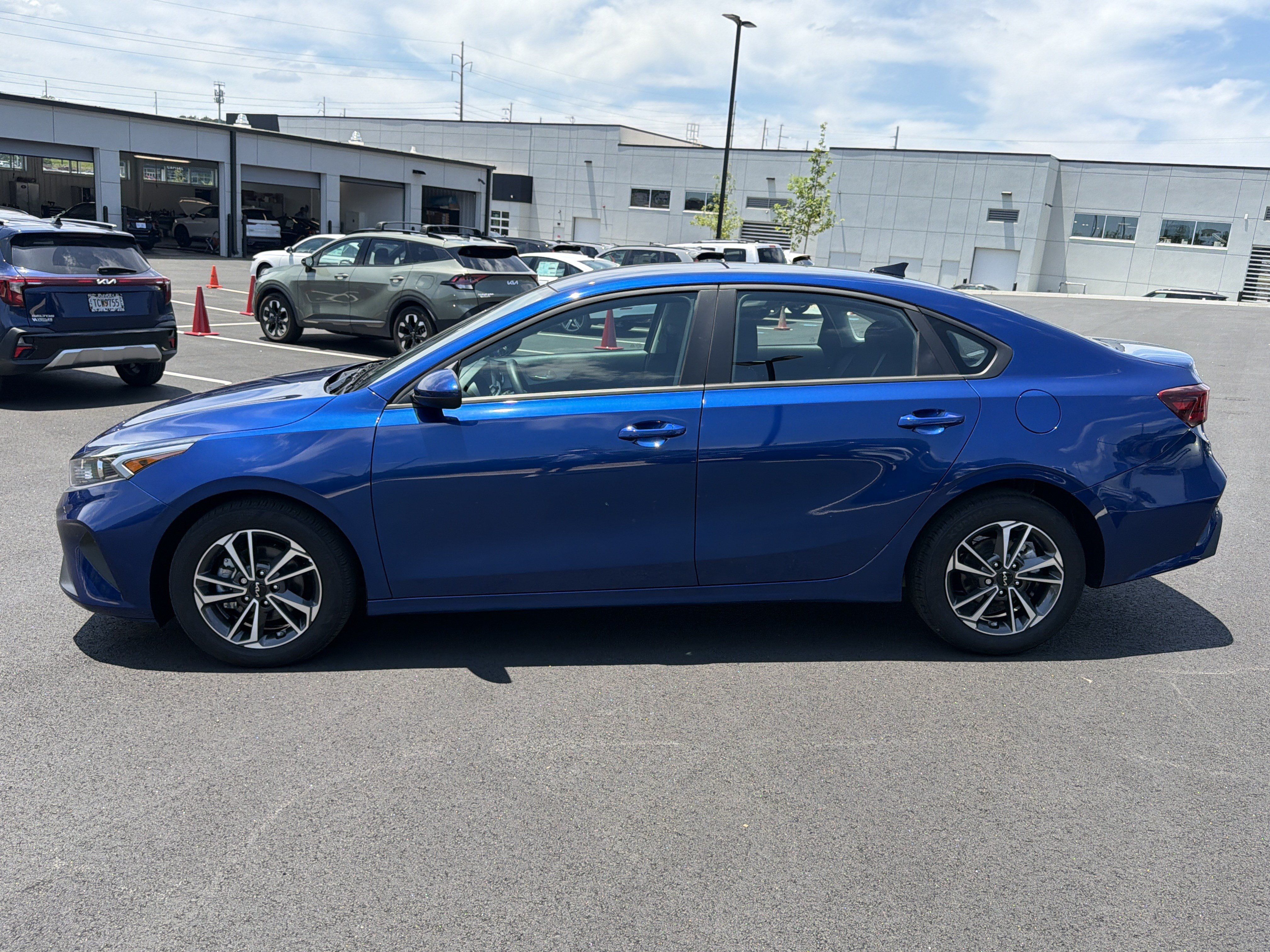 Certified 2024 Kia Forte LXS FWD image 4