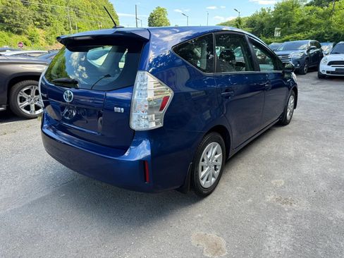 Used 2012 Toyota Prius V Three FWD image 3